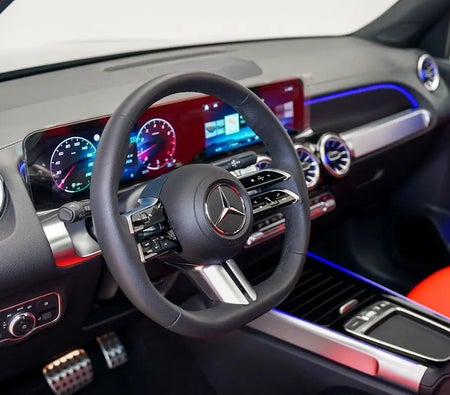 Grau Mercedes Benz GLB 200 2026