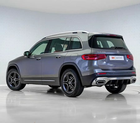 Grau Mercedes Benz GLB 200 2026