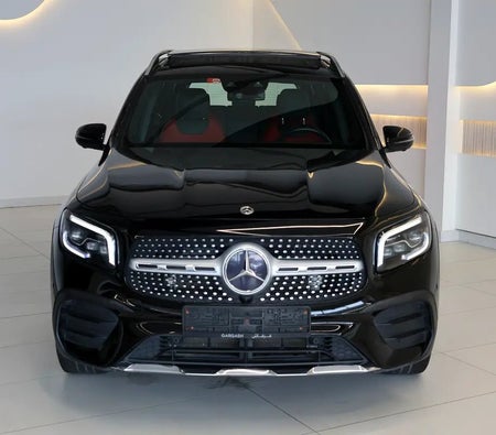 Black Mercedes Benz GLB 250 4MATIC 2023