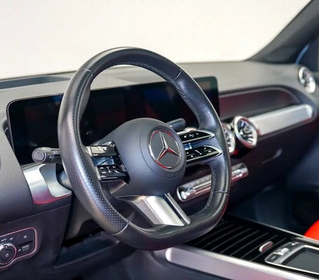 Beyaz Mercedes Benz GLB 250 4MATIC 2025