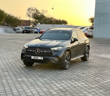 Black Mercedes Benz GLC 200 2024 Black Mercedes Benz GLC 200 2024