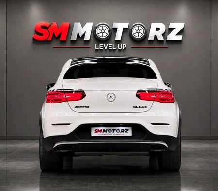 白色的 奔驰 GLC 43 AMG 4Matic 2018