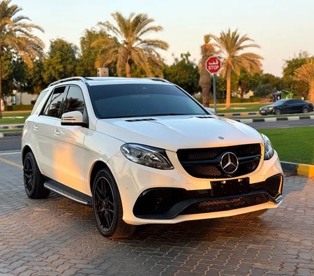 White Mercedes Benz GLE 350 2016
