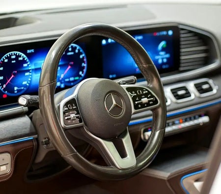 White Mercedes Benz GLE 450 4Matic 2020