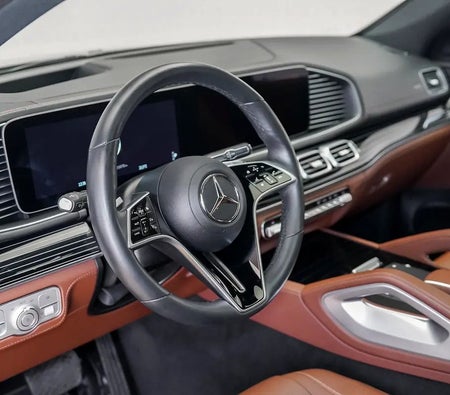 Schwarz Mercedes Benz GLE Coupe 2025