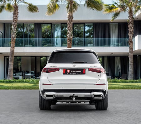 White Mercedes Benz Maybach 2023
