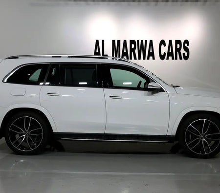 White Mercedes Benz GLS 450 2024
