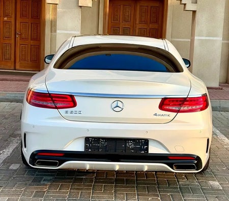 White Mercedes Benz S500 2015