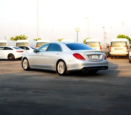 Silver Mercedes Benz S550 2014