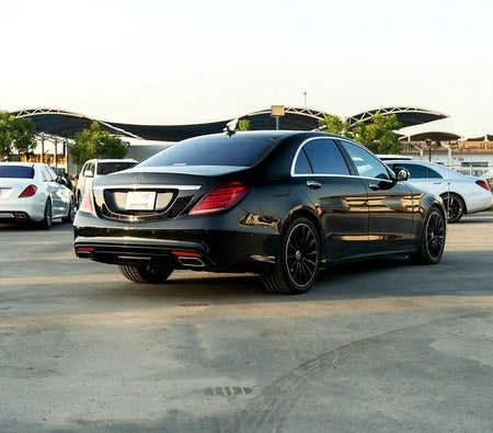 Black Mercedes Benz S550 2015