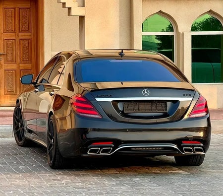 Black Mercedes Benz S550 2015