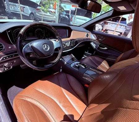 White Mercedes Benz S550 2015