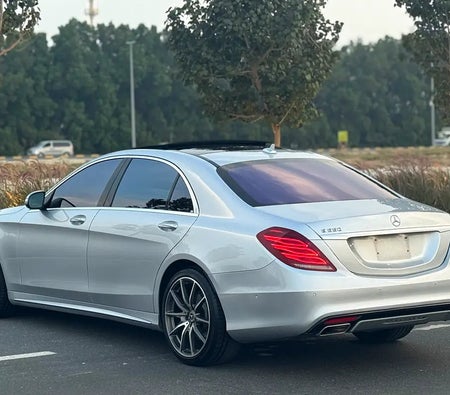 Silber Mercedes Benz S550 2014