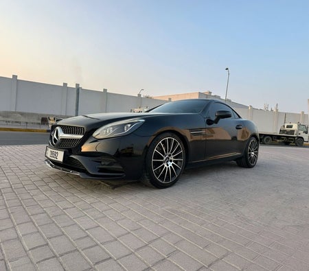 Mercedes Benz SLC 200 2018, photo 1 of 4