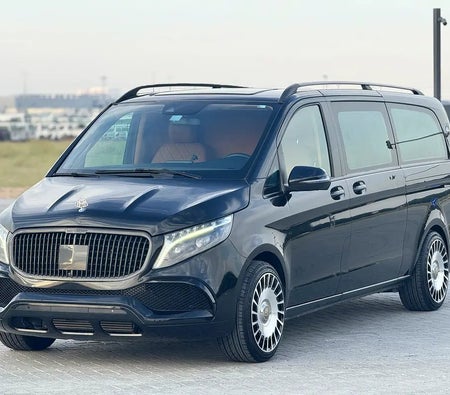 Черный Mercedes Benz V250 2023 год