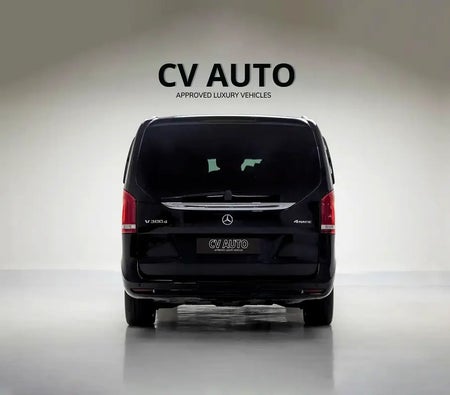 Black Mercedes Benz V 300 2022