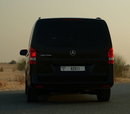 Black Mercedes Benz V250 2023