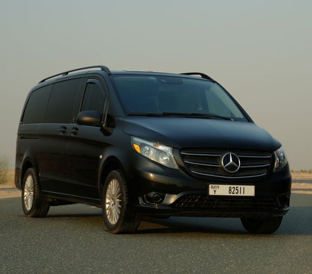 Black Mercedes Benz V250 2023