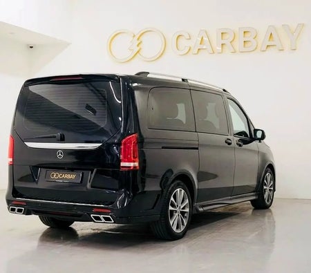 Black Mercedes Benz Viano 2018