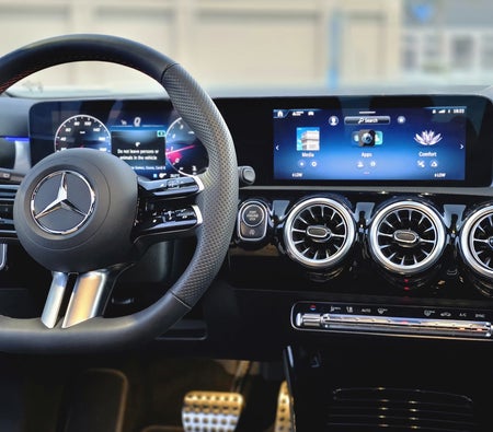 Mercedes Benz A200 AMG 2025