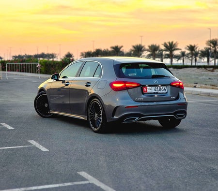 Mercedes Benz A200 AMG 2025