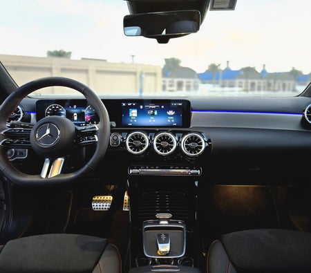 Mercedes Benz A200 AMG 2025
