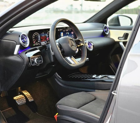 Mercedes Benz A200 AMG 2025