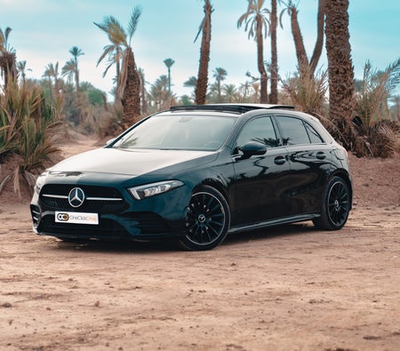 Siyah Mercedes Benz A200 2024