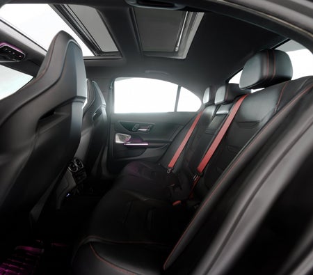 Mercedes Benz AMG C43 2023