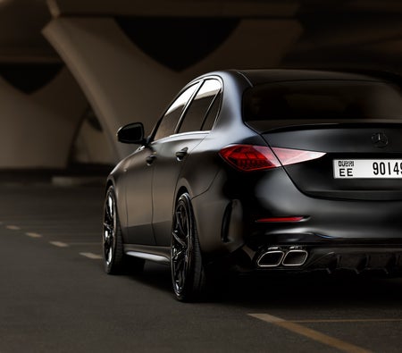 Mercedes Benz AMG C43 2023
