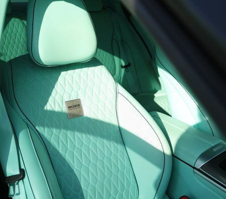 Mercedes Benz AMG C43 2023, photo 4 of 4