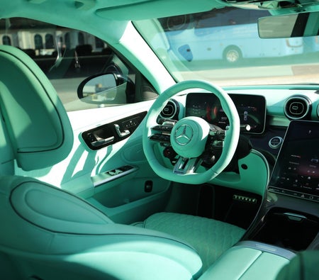 Mercedes Benz AMG C43 2023, photo 3 of 4