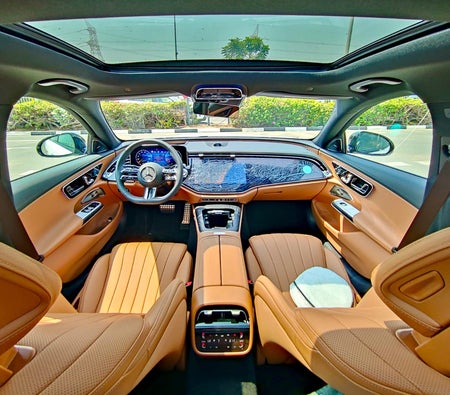 مرسيدس بنز AMG E300  2026, photo 2 of 4