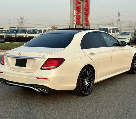 Mercedes Benz AMG E43 2018, photo 4 of 4