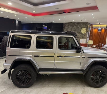 Silver Mercedes Benz G63 AMG 4x4 2022