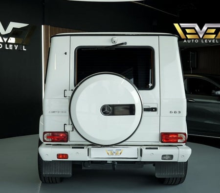 White Mercedes Benz G63 AMG 2017