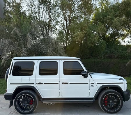 White Mercedes Benz AMG G63 2024 White Mercedes Benz AMG G63 2024