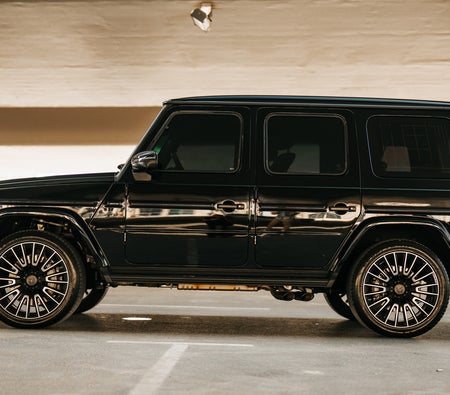 Mercedes Benz AMG G63 2025