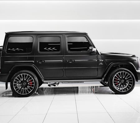 Black Mercedes Benz G63 AMG 2025