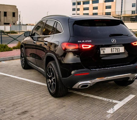 Negro Mercedes Benz AMG GLA 2021 Negro Mercedes Benz AMG GLA 2021