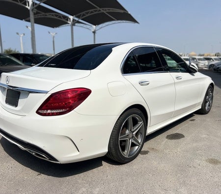 Weiß Mercedes Benz C200 2016