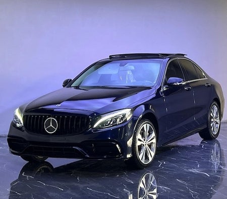 Mercedes Benz C300 Luxury  2017, photo 2 of 4