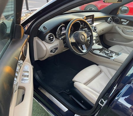 Mercedes Benz C300 Luxury 2018, photo 3 of 4
