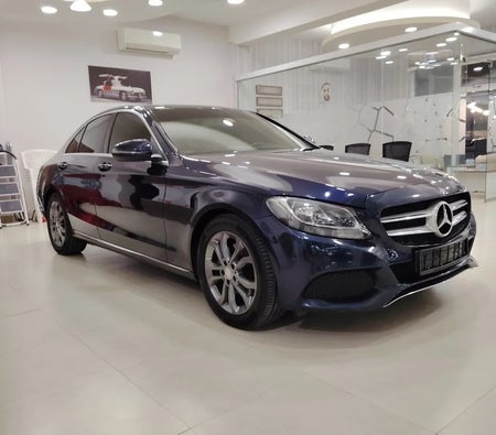 Mercedes Benz C200 2016, photo 2 of 4