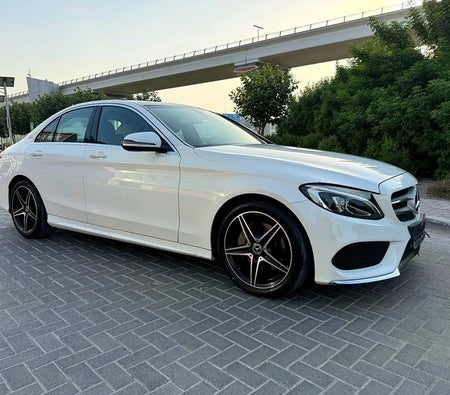 Mercedes Benz C200 2018, photo 2 of 4