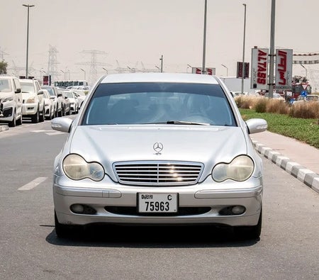 Mercedes Benz C240 2001, photo 2 of 4