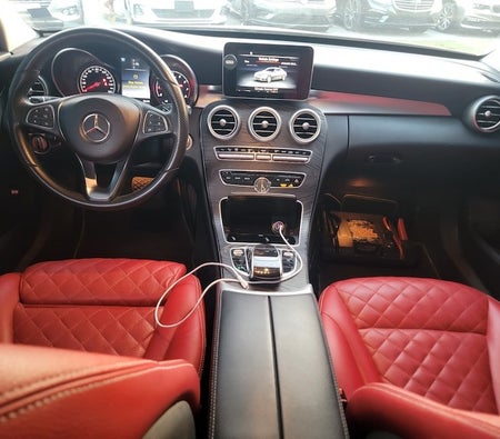 Mercedes Benz C300 Luxury 2019, photo 3 of 4