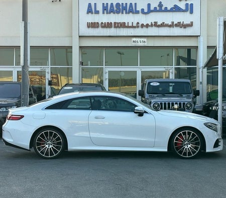 Mercedes Benz C300 2019, photo 3 of 4
