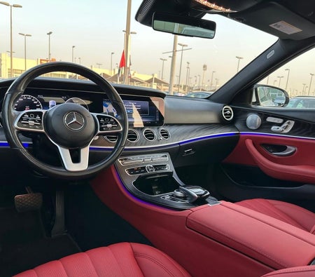 Mercedes Benz C300 2019, photo 3 of 4