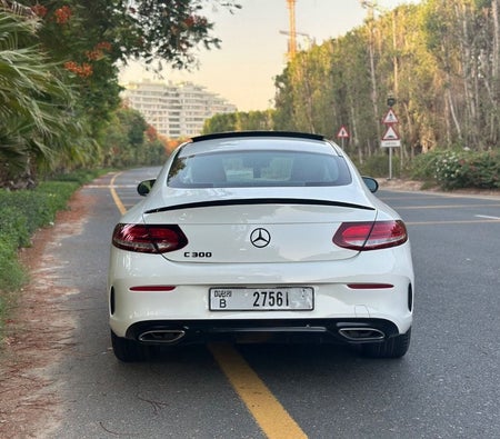 مرسيدس بنز C300  2022, photo 3 of 4